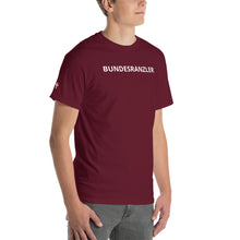 Lade das Bild in den Galerie-Viewer, Bundesranzler - Kurzärmeliges T-Shirt
