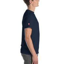 Lade das Bild in den Galerie-Viewer, Oasch owa Leiwand - Kurzärmeliges T-Shirt
